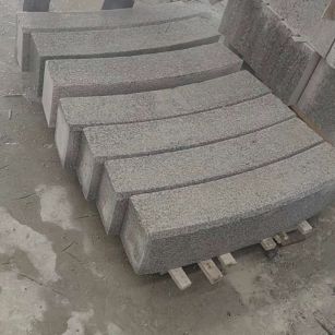 承德芝麻白弧形路牙石
